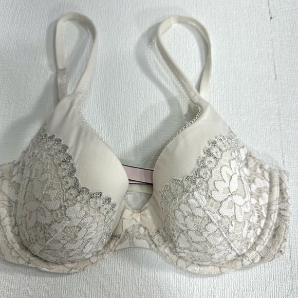 Victoria's Secret Other - Victoria’s Secret body by Victoria lined perfect white silver bra size 32D